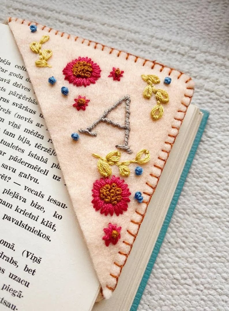 Personalized Hand Embroidered Corner Bookmark - Felt Corner Bookmarks - 4 Season Letter & Flower Felt Bookmark Set - Bloomy Line Bookmark